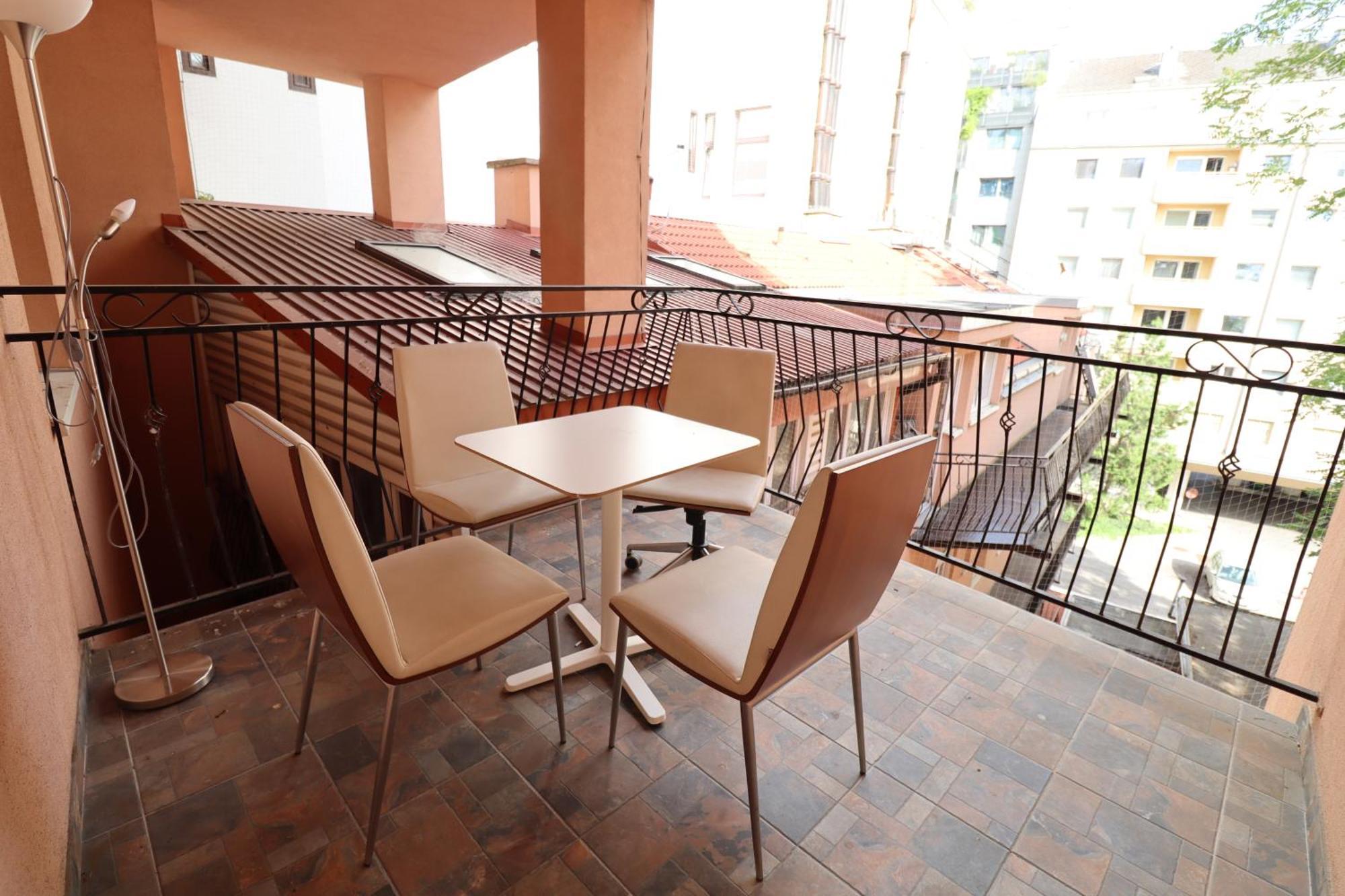 Grey Palazzo 1050 Vienna Aparthotel Luaran gambar